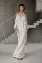 Vestido sin hombros cloud dancer