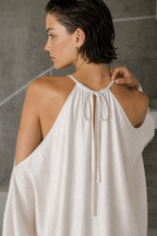 Vestido sin hombros cloud dancer